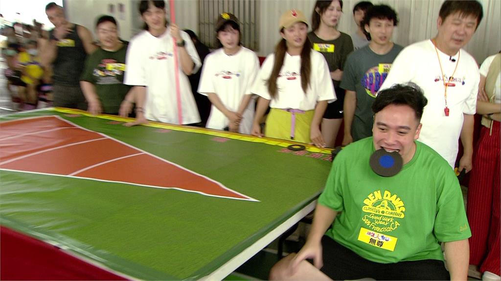 Popping68歲「姐姐」踢館大跳GD神曲驚豔全場！胡瓜看到張嘴傻眼