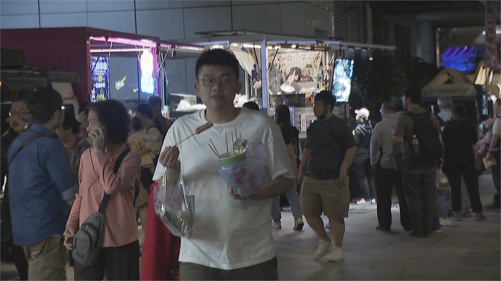 刈包沒肉也好吃? 素食小夜市首度攻佔南港 老饕排長龍