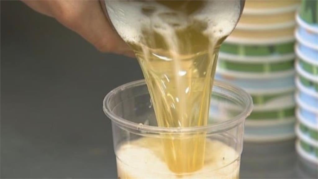 外送備註「幫買1杯飲料」!他收「超狂金額小費」笑喊:好客人