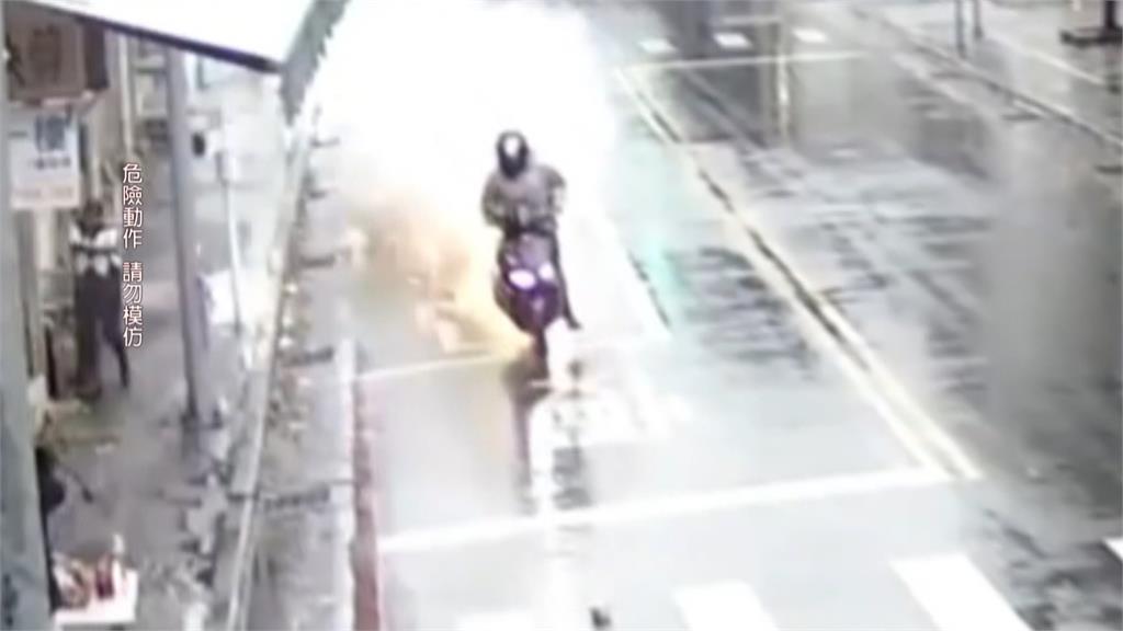 搞怪迎開工?鞭炮掛機車尾沿路炸 理事長:溝通落差