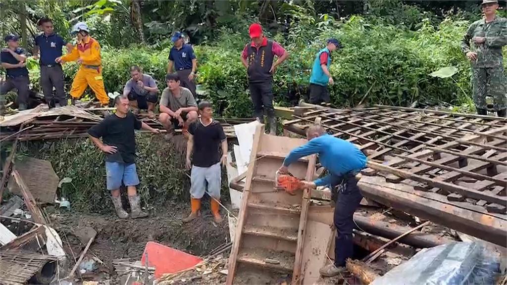 嘉義縣暴雨狂炸！　治喪人家遇土石流驚險逃生　往生者大體遭沖走　家人心急