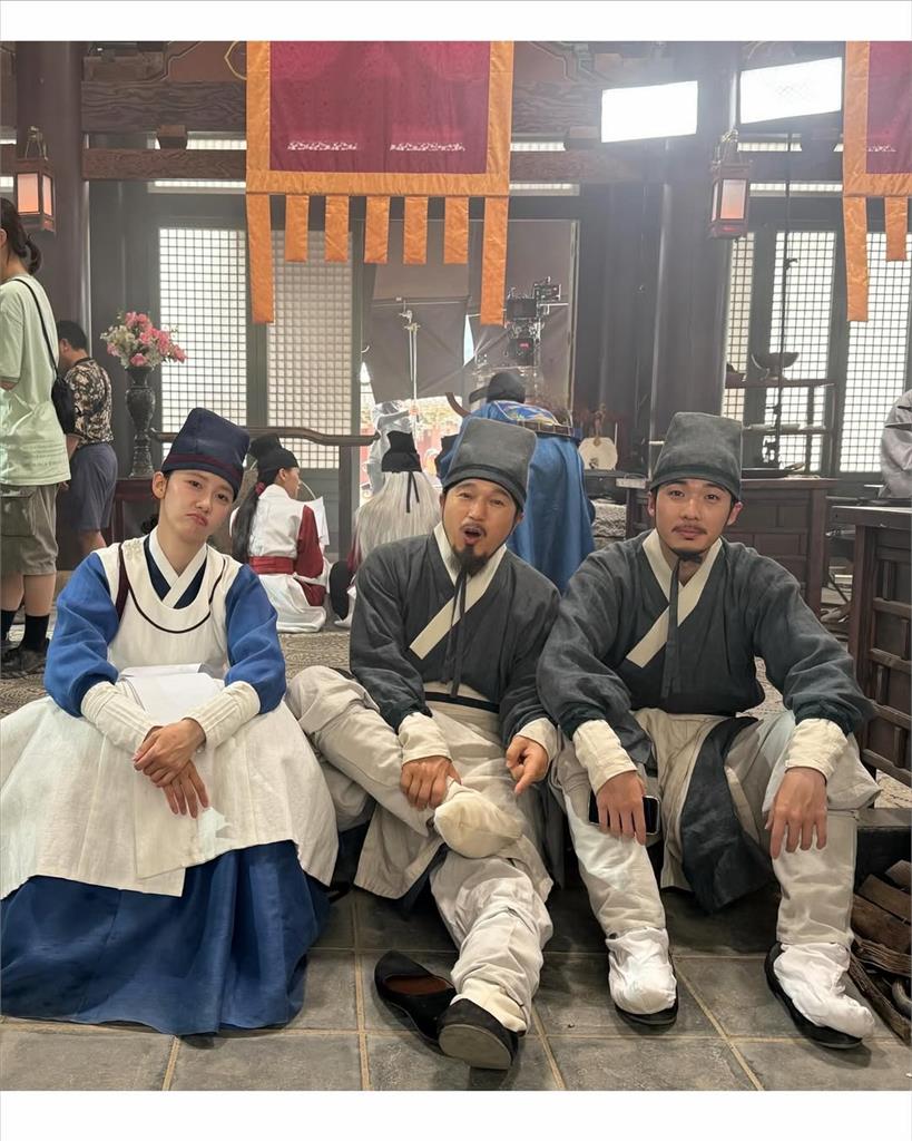 潤娥新戲「蔘雞湯擊敗佛跳牆」大辱華！小粉紅、中粉開戰「慘遭官方鐵拳出手了」