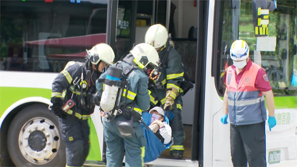 北市公車聯合反恐演練　霹靂小組到場丟鎮暴彈　