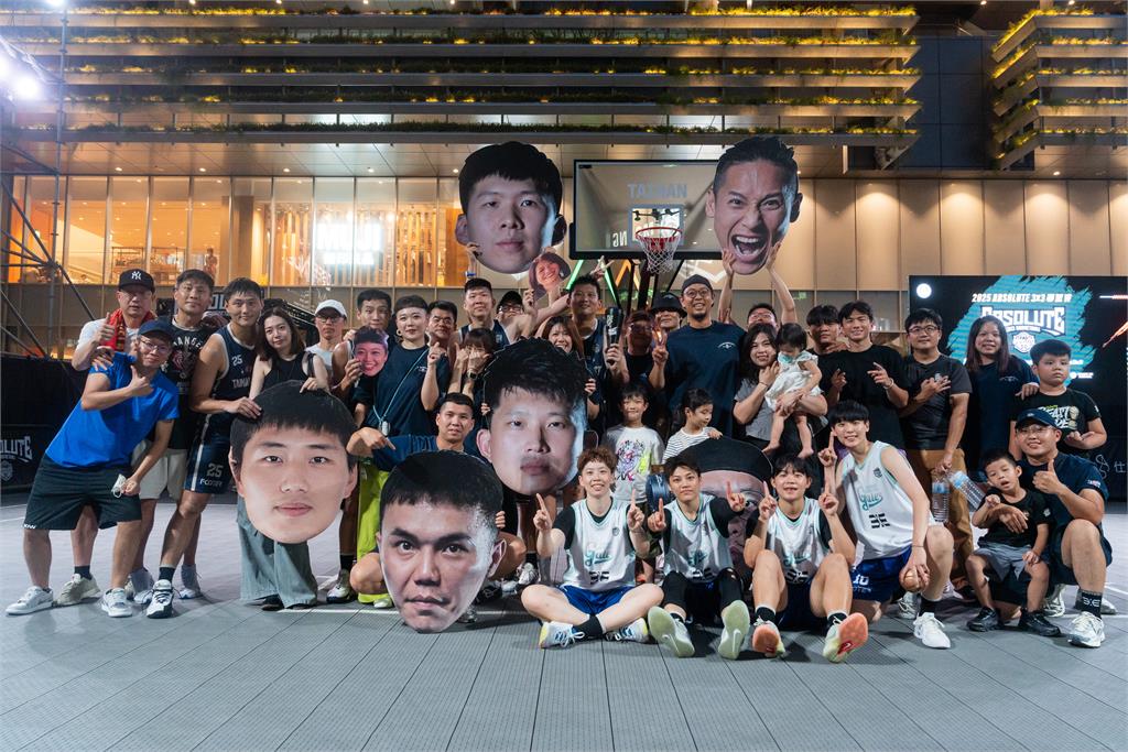 籃球／台灣隊頂尖國手回歸助陣！臺北KIKS風暴勇奪A3聯盟台南站冠軍