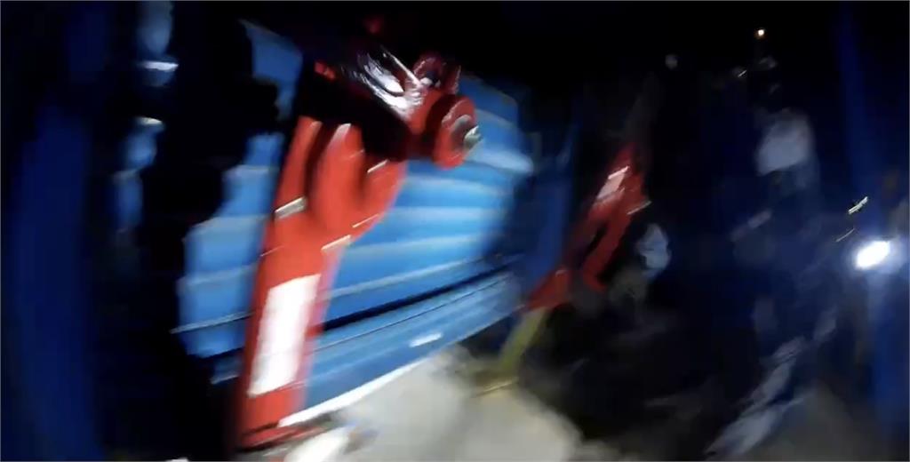 高雄歇業小吃部轉型「毒趴KTV」　警破門逮38越籍男女