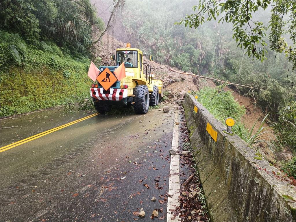 台21線新中橫公路132k處　大規模坍方交通暫時中斷