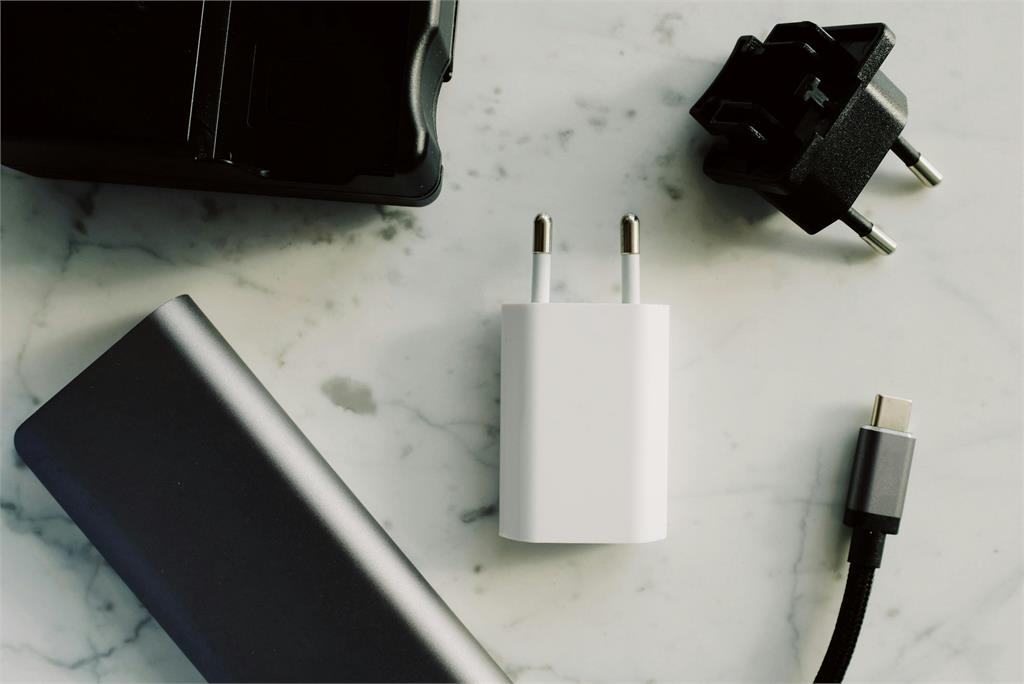 iPhone電池短命原因曝光！專家曝「注意3件事」維持健康度
