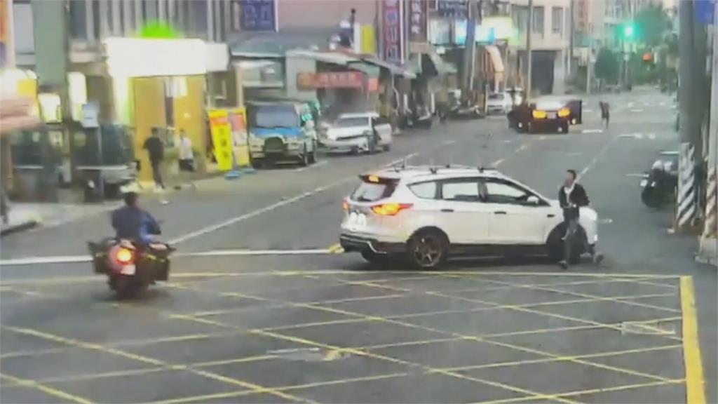 買賣車糾紛爆飛車追逐 空氣槍狂射追逐逮13人