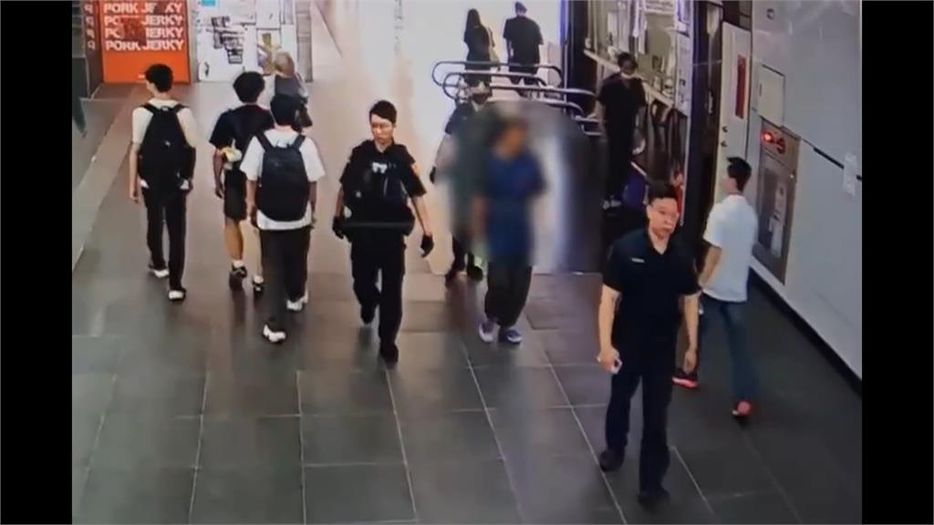 旅客北車彈琴包包放地上　賊假裝聽演奏趁機摸走