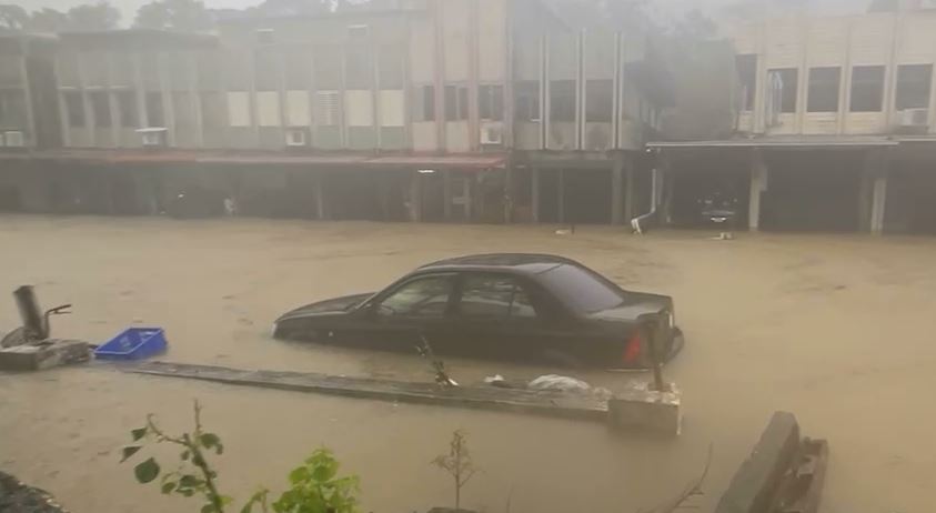 宜蘭慘遭豪雨狂炸! 多處仍淹水 蘇澳鎮長:14年來最嚴重