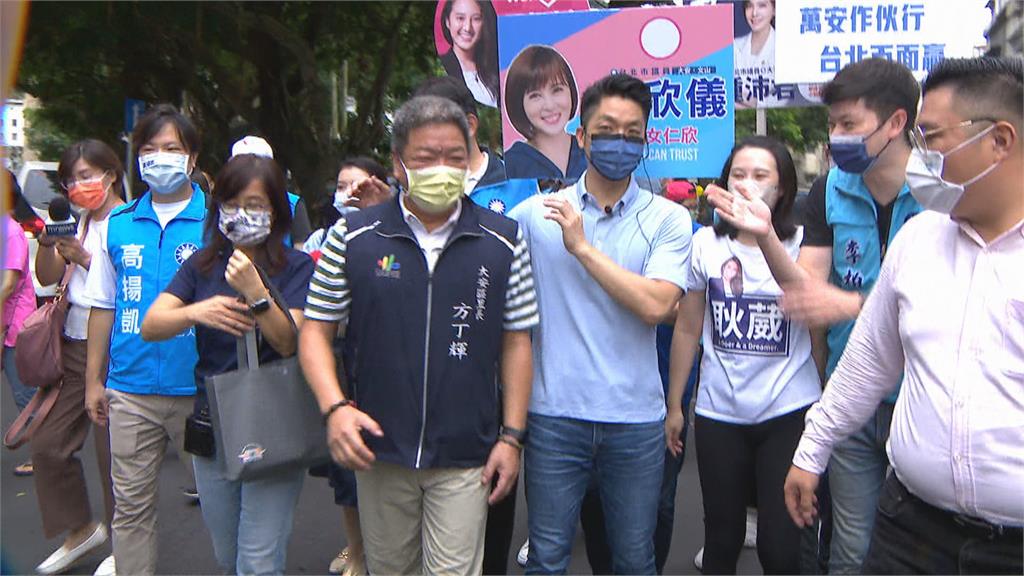 賴清德輔選首站秒變「賴醫生」 婦人癱軟在地追上前關心