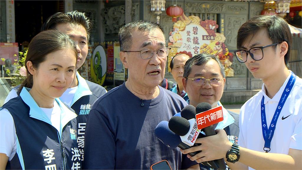 新北市長選戰！蘇巧慧拚都更政見　李四川到對手選區拜廟拔樁