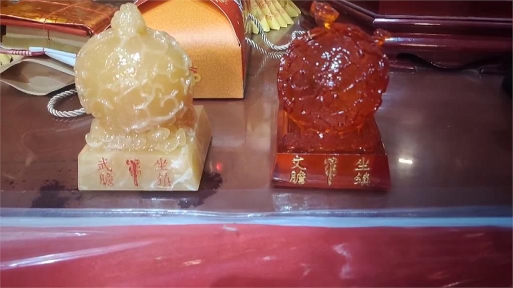 向天借膽!彰化市元清觀香油錢居冠 開賽錢箱數鈔畫面曝光
