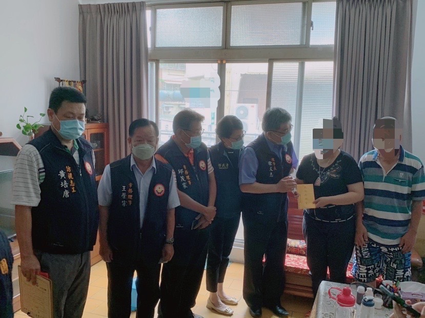移民署攜手嘉邑行善團送暖 助重病新住民度難關