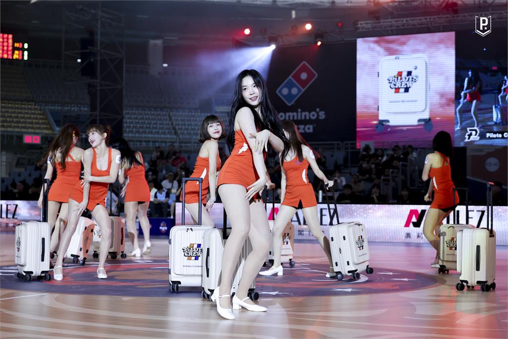 PLG/ 領航猿啦啦隊女孩出征東超 Pilots Crew滿滿熱情點燃國際舞台