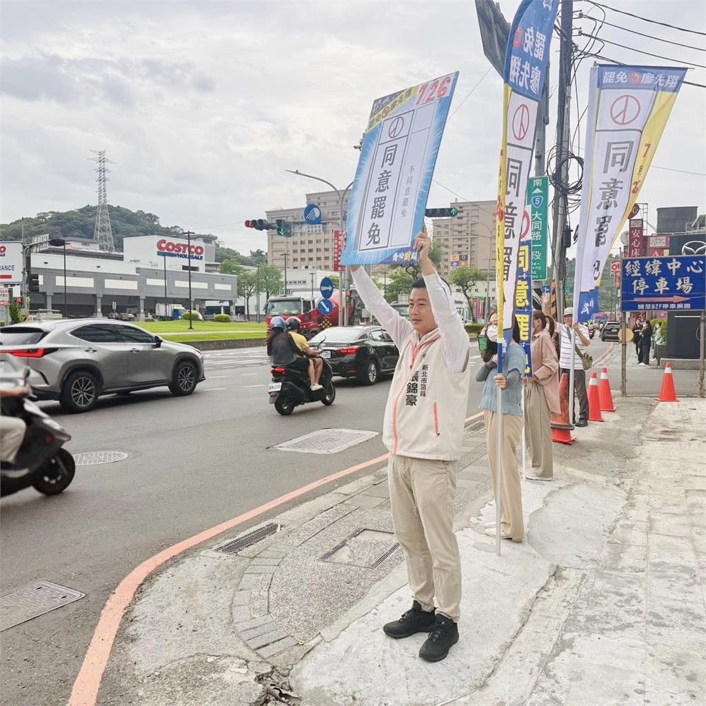 快新聞／倒數12天大罷免大成功　蘇巧慧汐止站路口衝衝衝：1人拉1票