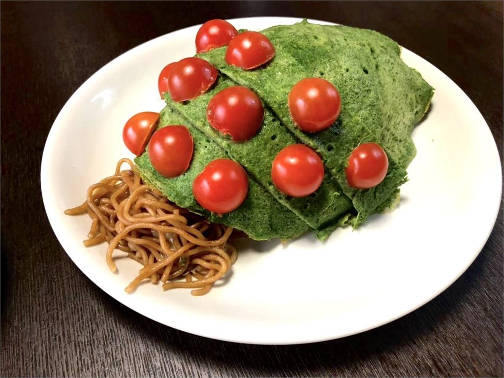 老公想吃「吉卜力飯」！日本人妻特製「王蟲蛋包麵」網怕爆：是攻擊模式