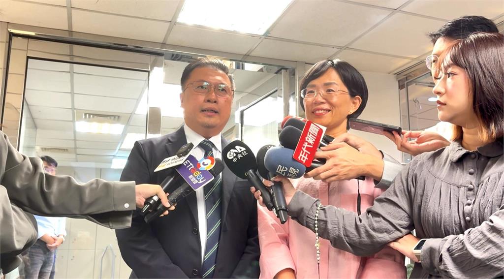 快新聞/十年磨一劍終出鞘!蘇巧慧表態參選新北市長 赴黨中央遞交意願書