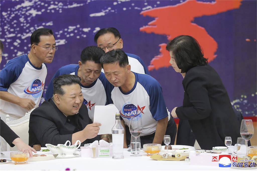 金正恩嗨辦慶功宴愛女cos《魷魚遊戲》?運動服出賣真實身材網嚇:尷尬了