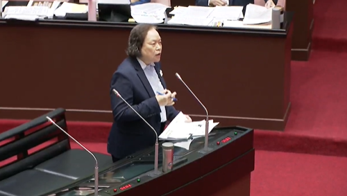 你不知道主計長陳淑姿 會拉二胡、彈烏克麗麗,還有街頭藝人執照