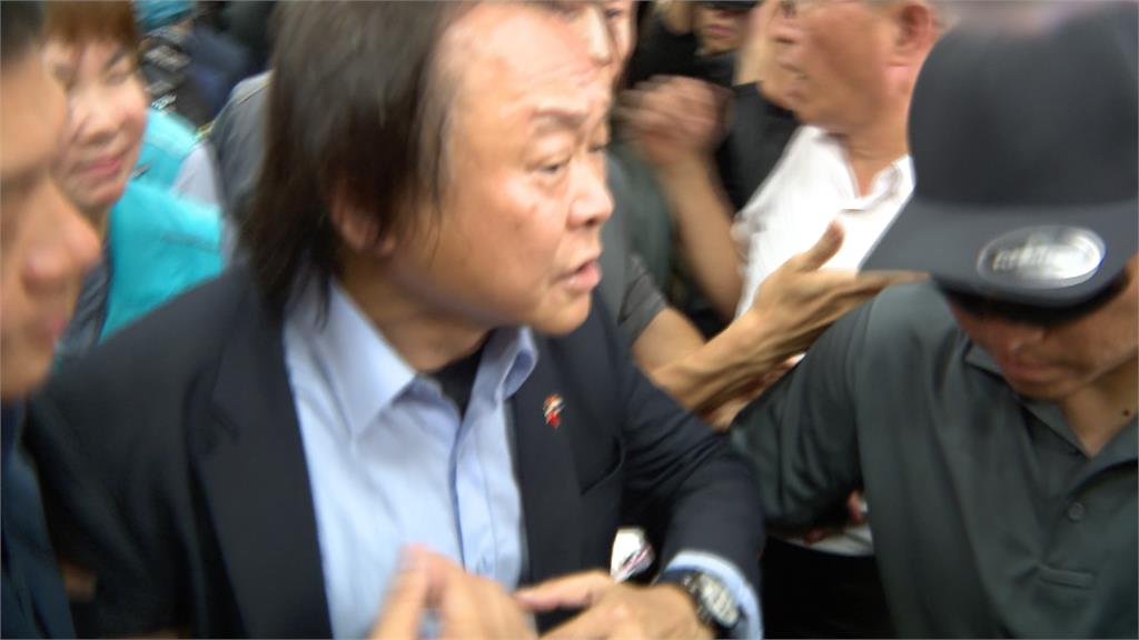 會勘社子島遭激烈抗議「滾蛋」 王世堅回嗆「架個擂台,隨時回來!」