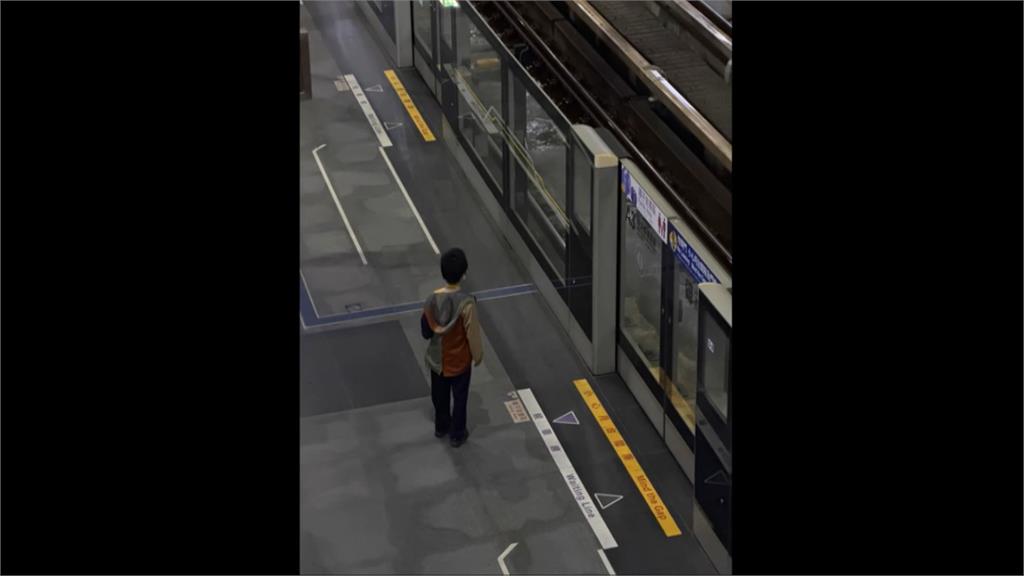 錯過末班車！　6歲男童深夜等機捷　中正暖警護童安全返家