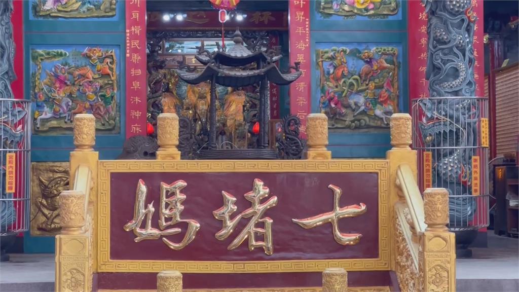 神明眼皮下偷竊! 基隆鴛鴦大盜假裝拜拜偷供品