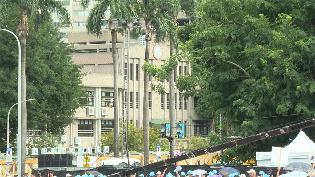 李四川板橋造勢直逼77分貝　自學高中學力鑑定考試受干擾