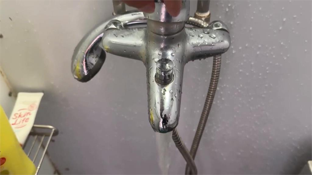 台南多處停水停電 高雄社會局馳援沐浴車災民盥洗