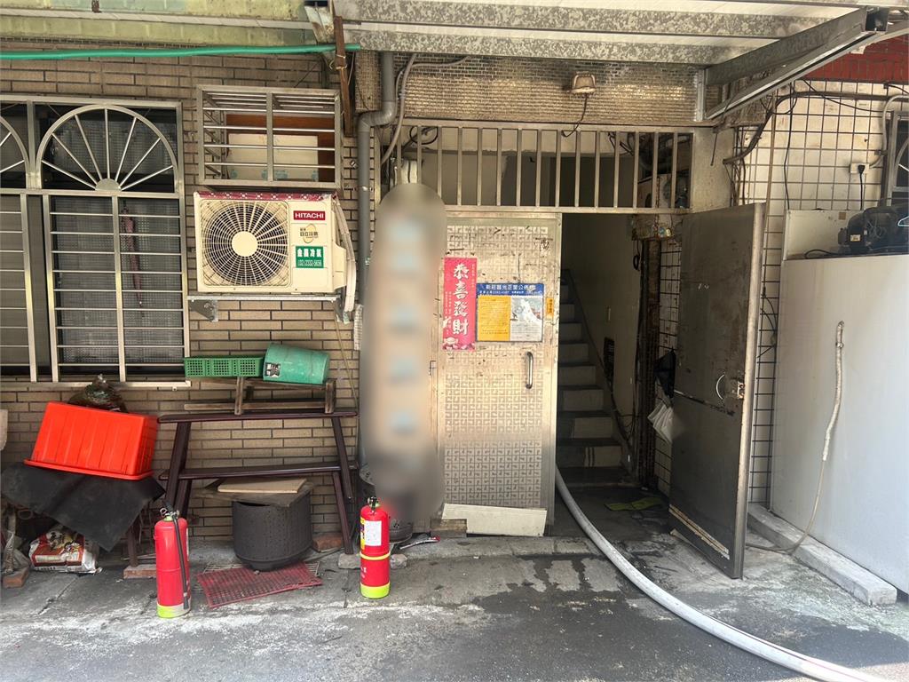 快新聞／北市新莊民宅突冒煙！　電瓶未充電竟自燃 