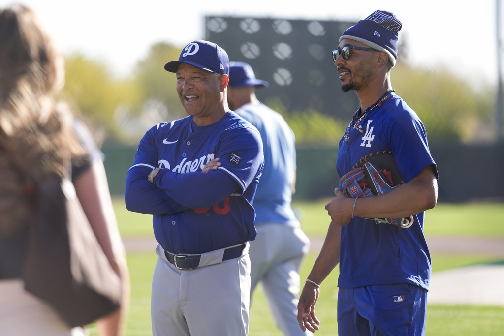 MLB/4年10億延長大約留住冠軍教頭 道奇總教練羅伯斯平均年薪創大聯盟最高紀錄