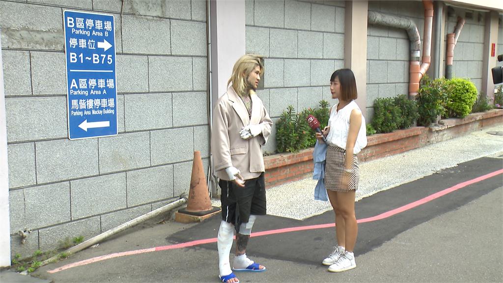 酒駕男上路撞重機繼續開 網紅「重讀」載女友慘遭拖行