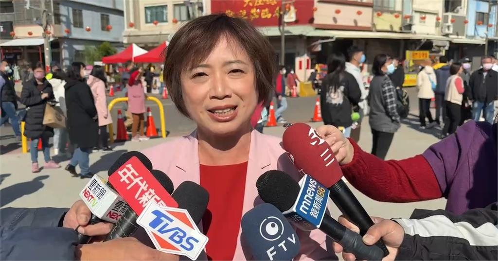 金蛇年開春祈福! 副總統蕭美琴台中浩天宮發小紅包
