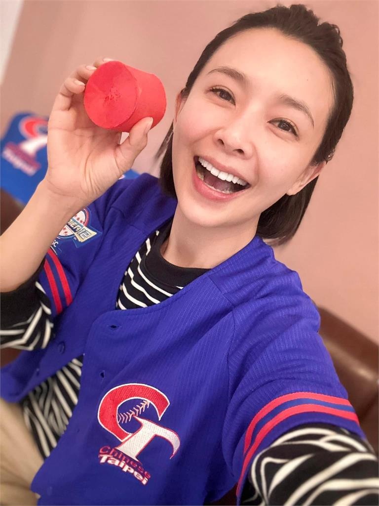 吳婉君為台灣隊奪冠請客!《愛的榮耀》劇組同慶 分享喜悅
