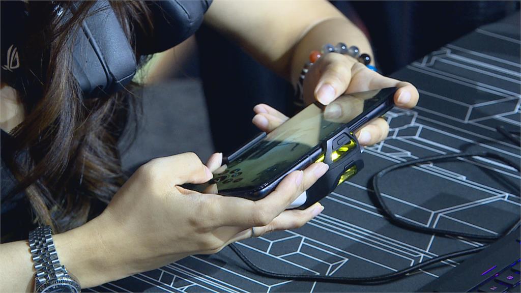 提升使用者遊戲體驗　新電競手機強化散熱功能