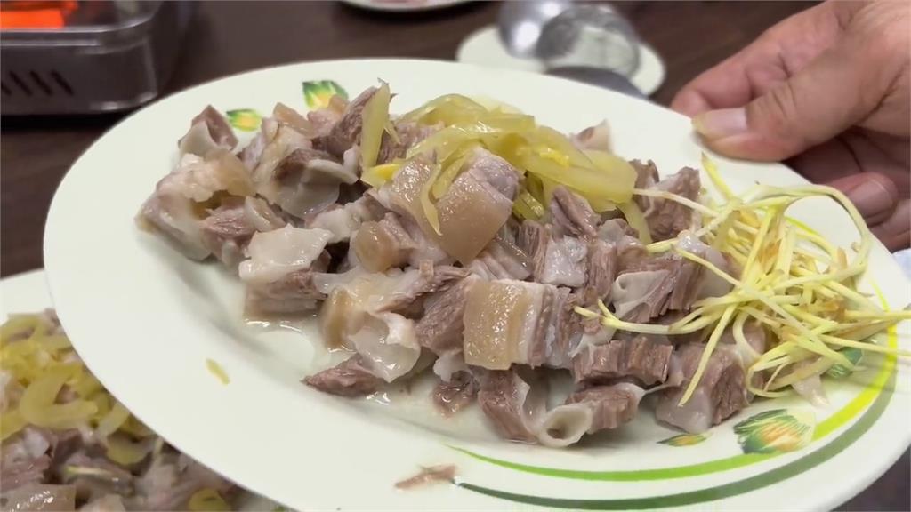 台灣趴趴走/到台南品嘗新鮮現宰溫體國產「努比亞」羊肉 全羊肉火鍋品嘗各部位!