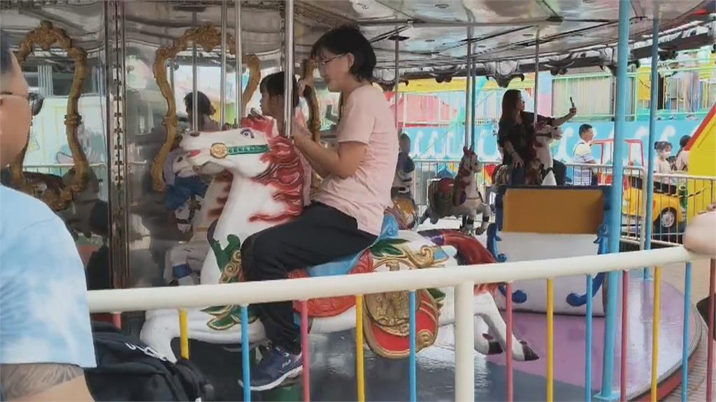 高雄大立百貨"空中樂園"10月休園 民眾把握時間回味