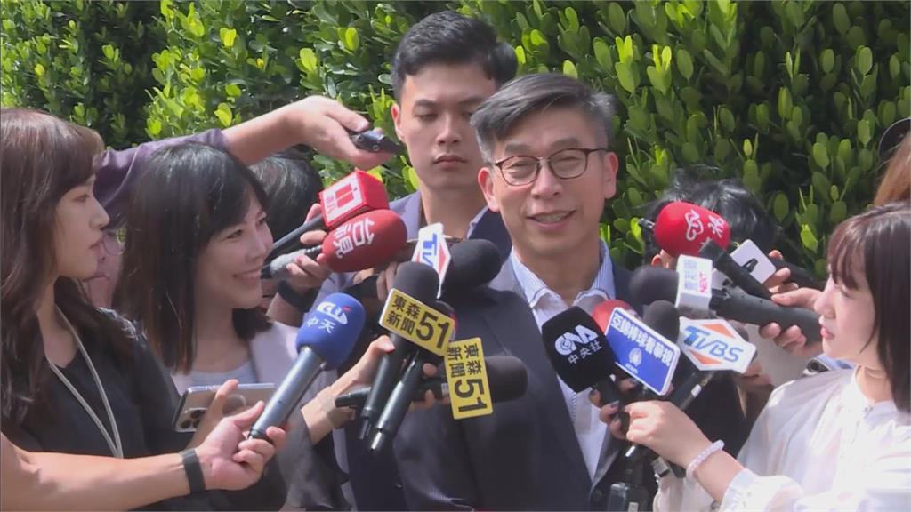 快新聞/卓揆邀綠委談「30項優先法案」 鍾佳濱接黨團幹事長笑:我最驚訝