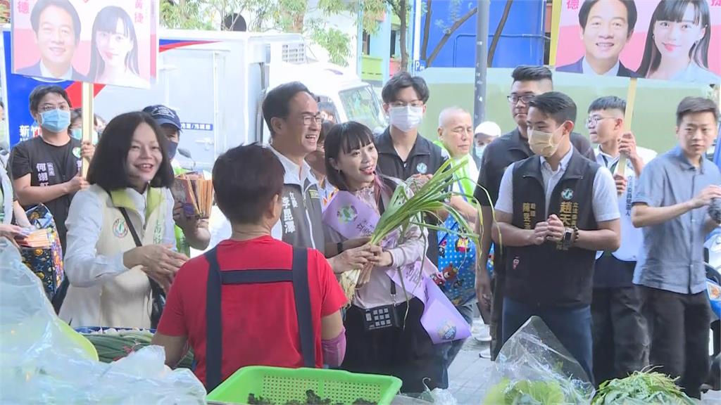 盼守住高雄八席立委全壘打　黃捷勤跑選區拜票展現高人氣