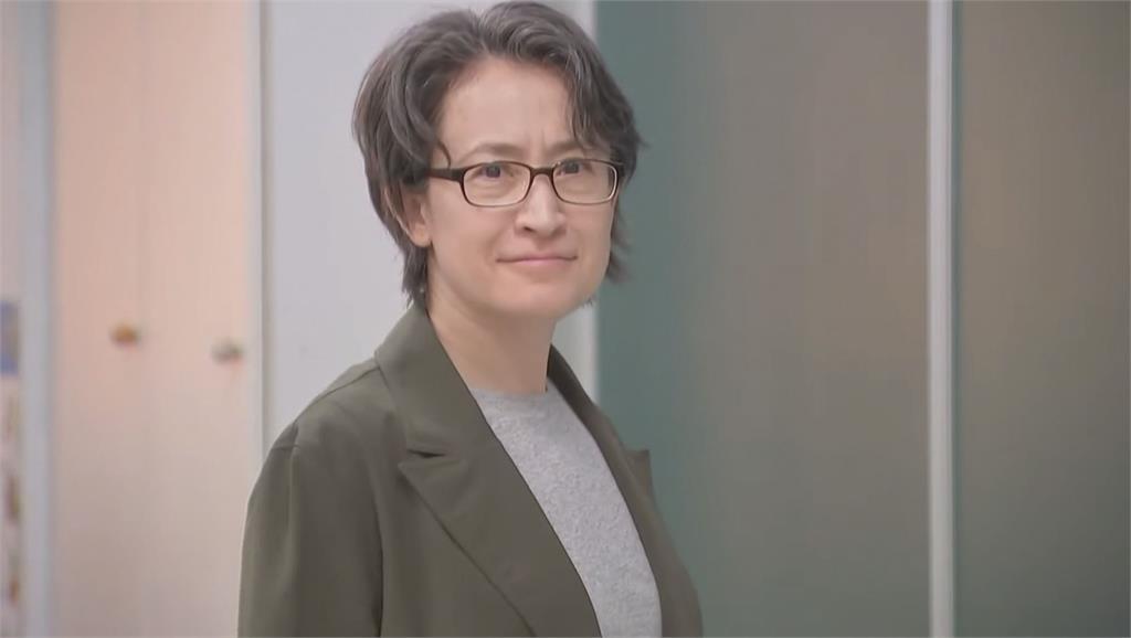 快新聞／核三公投登場！蕭美琴墨綠外套、牛仔褲現身　面露微笑行使公民權