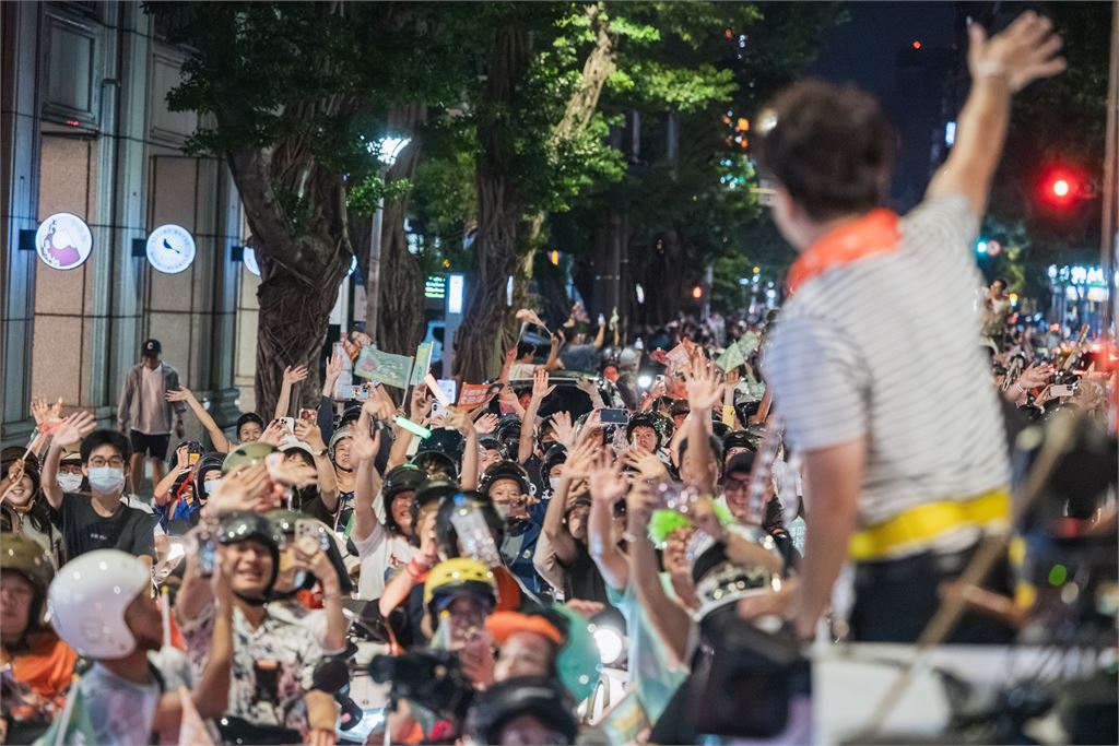 快新聞／沈伯洋「大洋流」車掃氣勢驚人！作家大讚戰術高明：逼蔣萬安上「真正戰場」