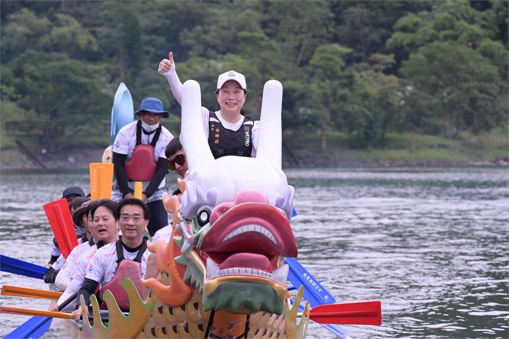 傅崐萁因1事脫口「加碼跳海」畫面曝光!徐榛蔚「俯身開龍頭」奪標太震撼