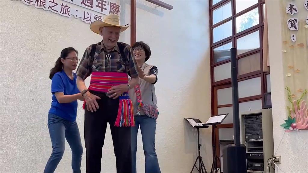 台東基督教醫院尋根「成功診所」 94歲美籍師、護理師、病患再度重逢