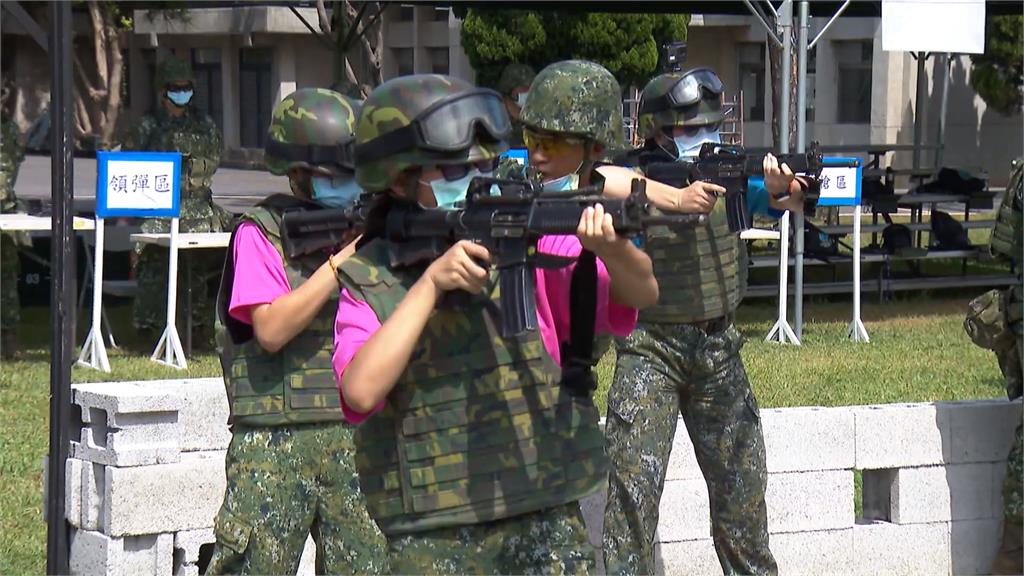 前白宮國安顧問歐布萊恩建議　台灣應教全民使用AK47步槍