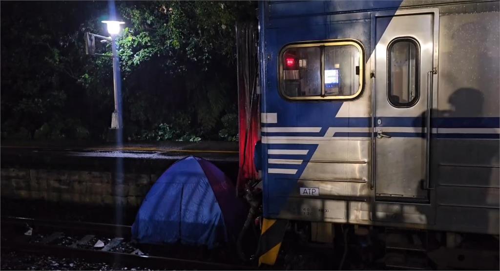 快新聞／疑撿拾物品惹禍！台鐵暖暖站一男子遭區間車撞擊身亡