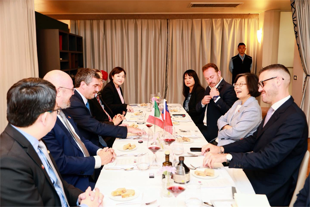 快新聞／參議院副議長親自接待！蔡英文走進義大利國會：非常有意義的一步