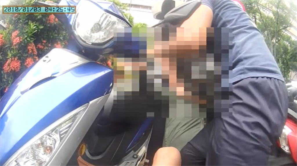 快新聞/壯男颱風天「順手牽車」24小時內被逮 遭警壓制還狂喊「救人喔!」