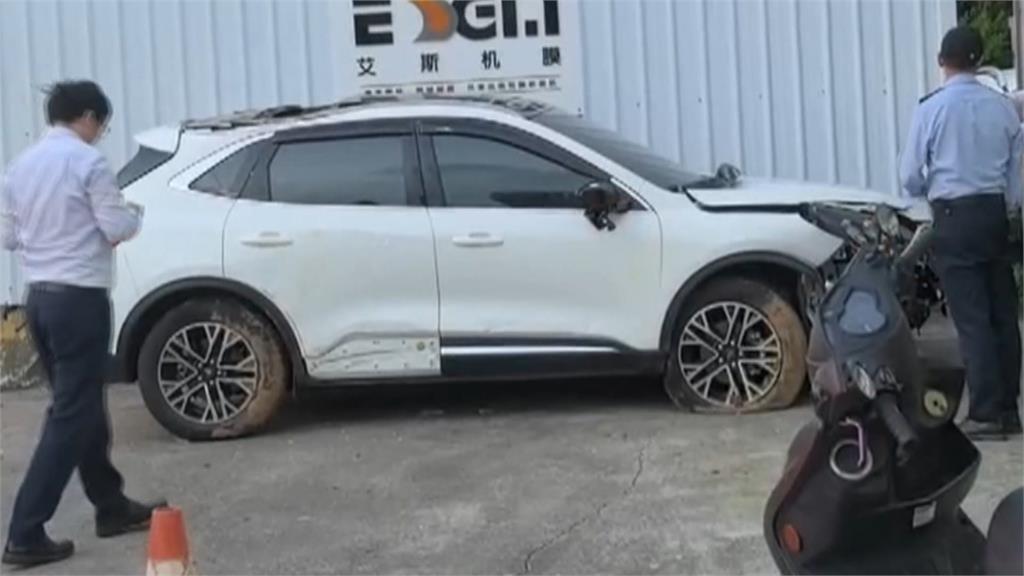 開車掉入捷運8米深工地! 女子奇蹟式輕傷爬梯脫困