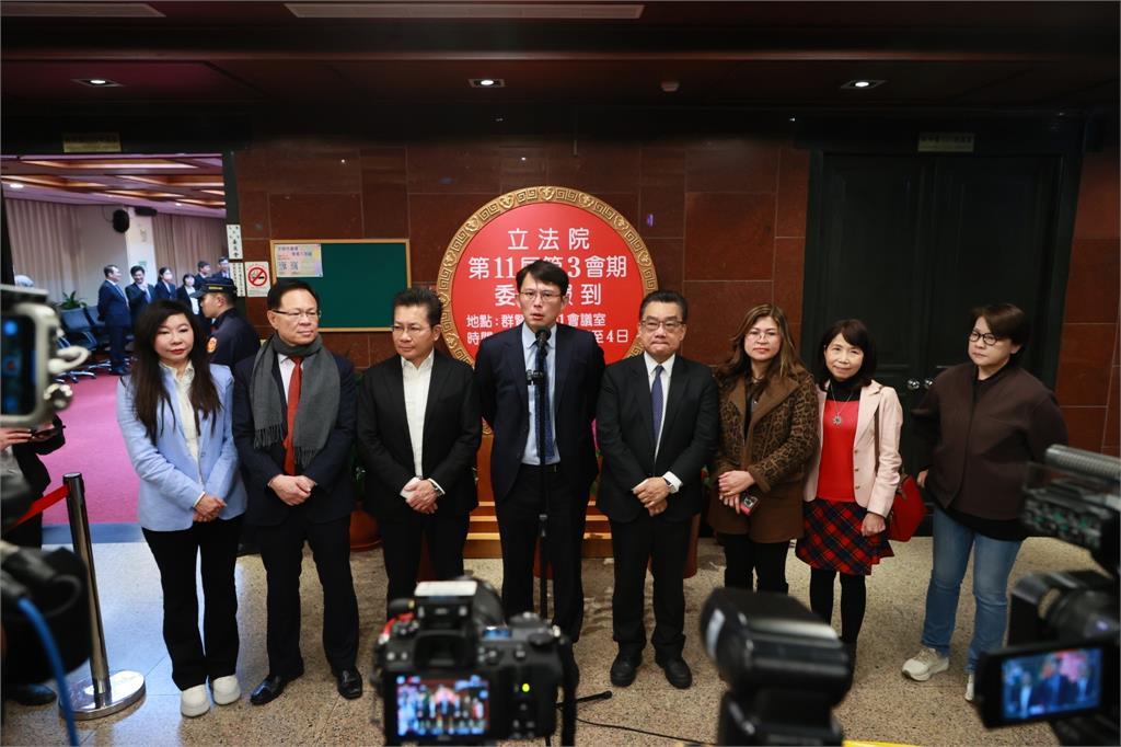 快新聞/罷免案今送件、政院對選罷法提覆議 黃國昌曝黨團投票意向:賴清德應懸崖勒馬
