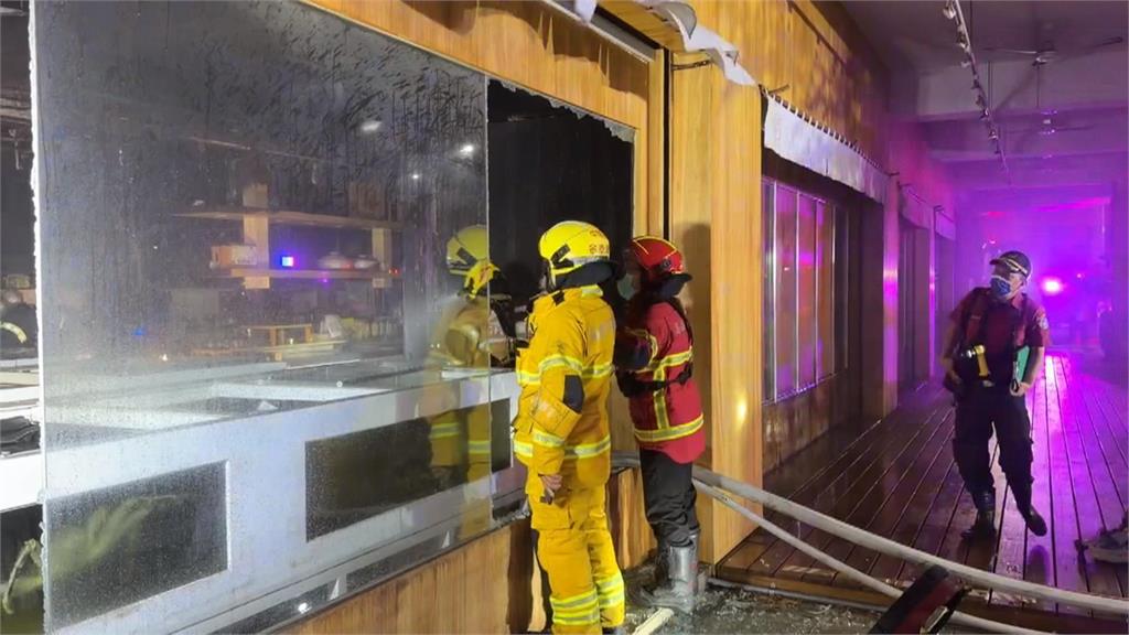 高雄兩火警!鳳山透天宅現爆炸聲 左營生鮮市場竄火舌、食材全泡湯